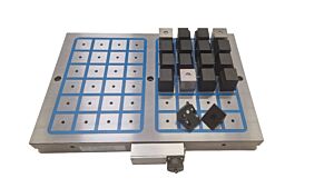 ROEHM ITALIA 542536 Piano magnetico elettro-permanenti a polo quadro 70 per fresatura, altezza 66mm 760x390mm, Forza totale 24.960 Kgf