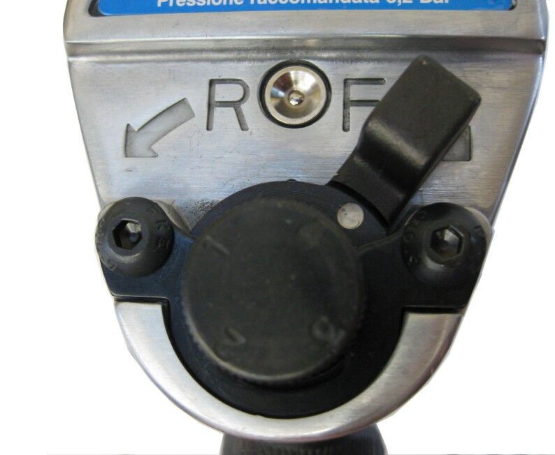 12102045 AIRTEC Pneumatic impact wrench with 1/2" socket model 462, 4-level power regulator in both directions of rotation, maximum torque 420Nm