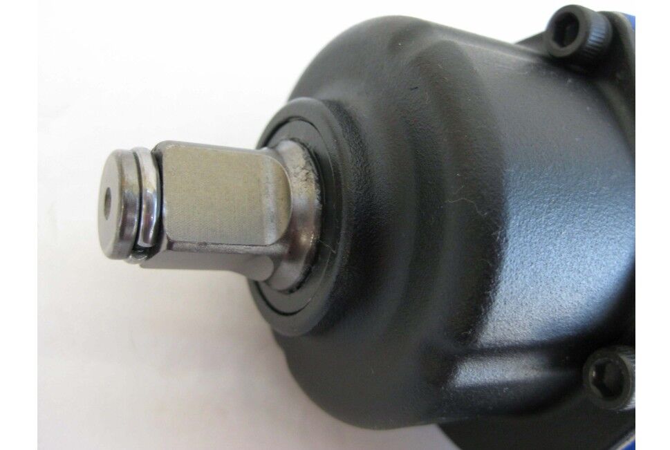 12102084 AIRTEC Äußerst ergonomischer und kompakter Schlagschrauber,1/2" vom Modell 457,  sehr leistungsstark. Abluft im Haltegriff und Luftregulator mit 3 Stellungen für die Richtung der Rotation. maximales Drehmoment 600Nm