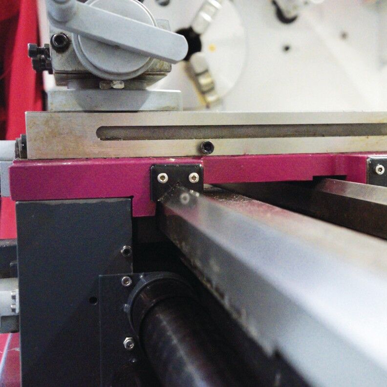 OPTIMUM 3427206 Drehmaschine mit Längs- und Quervorschub 230V, Stangendurchlass 38mm, Spitzenhöhe 158mm, Spitzenweite 800mm - Modell TU 3008VB