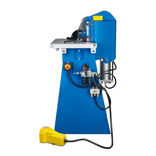 METALLKRAFT 3832150 Scantonatrice pneumatica a pedale per lamiere Modello AKM 150-2 P, dimensioni tavola 600x460mm