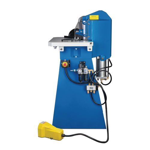 METALLKRAFT 3833130 Pneumatische Ausklinkmaschine für Bleche , Bedienung über Fußpedal, Abmessungen Arbeitstisch 600x460mm