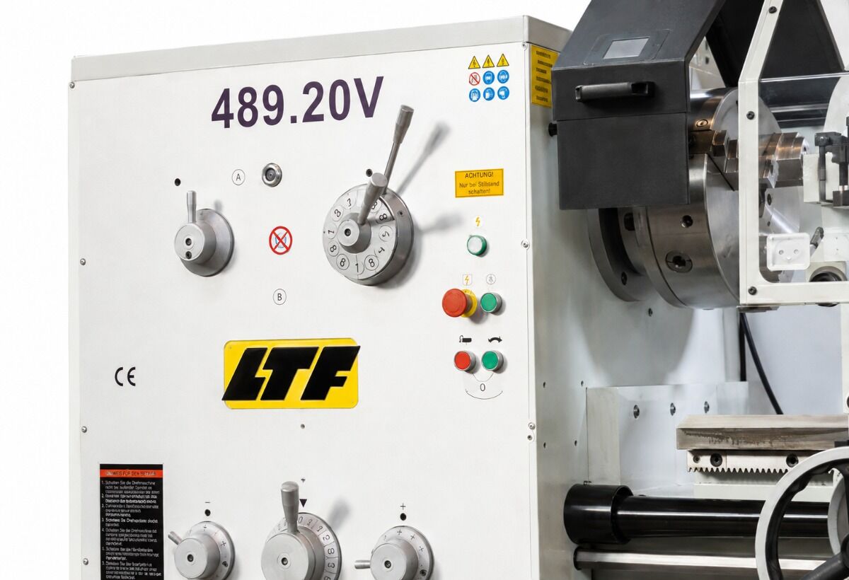 LTF 489.20V Tornio parallelo di precisione 400V, passaggio barra 105mm, potenza motore 7.5 kW, altezza punte 330mm, distanza punte 1000mm