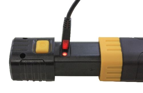 Caterpillar CAT LIGHT CT3115 - Ausziehbarer, wiederaufladbarer Arbeitsscheinwerfer mit 170 Lumen (Flutlichtmodus auf der Frontplatte)
