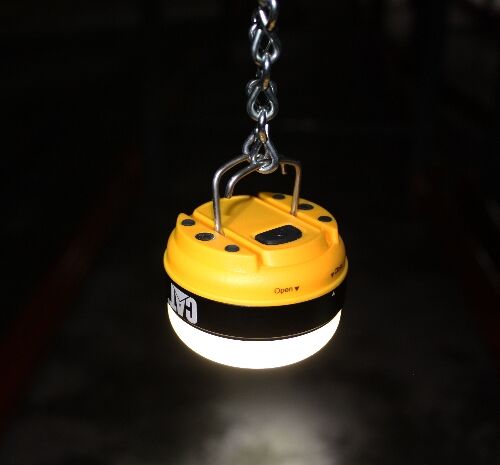 Caterpillar CAT LIGHT CT6520 - Mikro-Gebrauchsleuchte mit Alkalibatterien, 150 Lumen Leistung, Reichweite bis zu 15 Meter