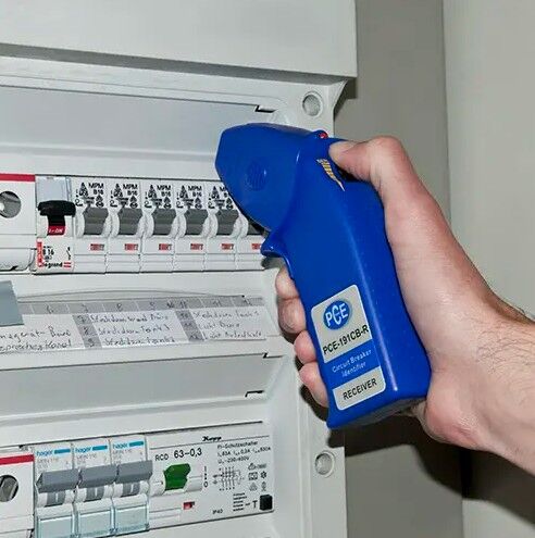 PCE Instruments PCE-191 CB Detector for live cables and lines in walls and cable ducts, voltage range from 200 to 240 V AC