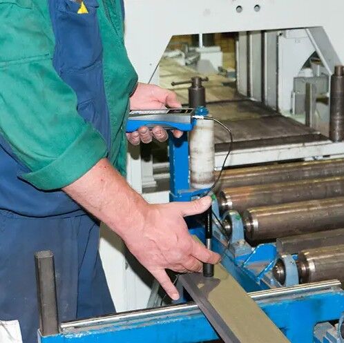 PCE Instruments PCE-2000N Analizzatore di superficie per materiali in metallo, 6 unità di misura differenti di durezza, precisione ±0.5% (@800 HLD)