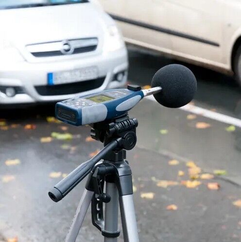 PCE Instruments PCE-432 Fonometro portatile con filtro a bande di ottava, range di misura da 22 a 136 dB(A), frequenza di 3 Hz a 20 kHz
