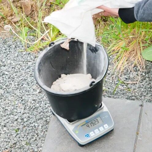 PCE Instruments PCE-BSH 6000 Bilancia per casa con possibilità di calibrazione fino a 6kg, funzione conta pezzi, risoluzione 0.1g