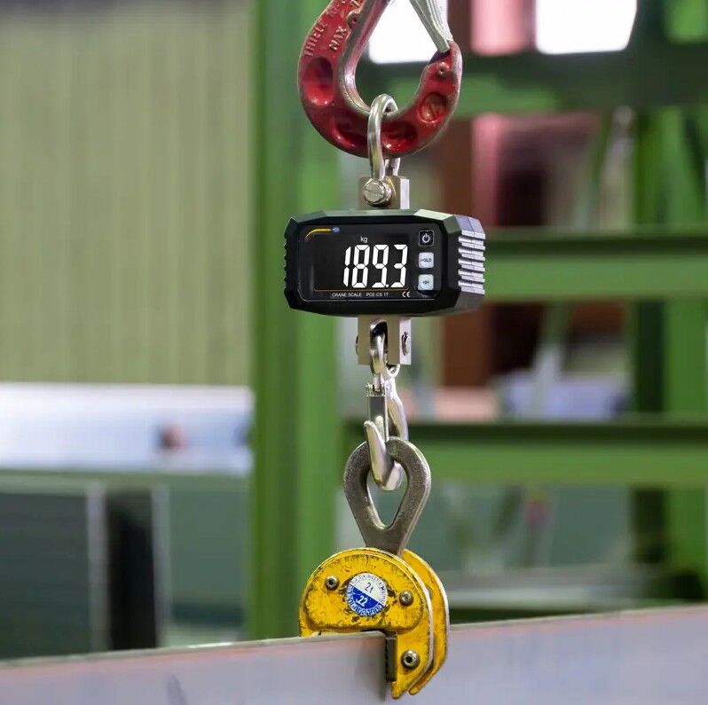 PCE Instruments PCE-CS 1T Weighing Hook 0-1000 kg with backlit LCD display, HOLD/TARE/MAX functions, robust metal structure, ISO calibration certificate
