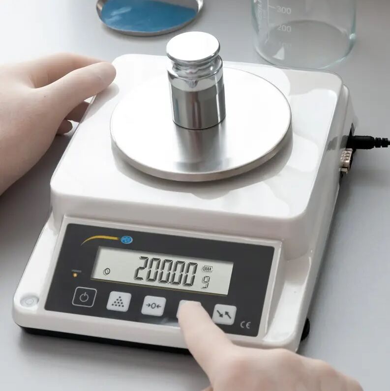 PCE Instruments PCE-DMS 310 Präzisionswaage mit RS-232-Schnittstelle zur Messung des Flächengewichts von Papier, Karton und Textilien