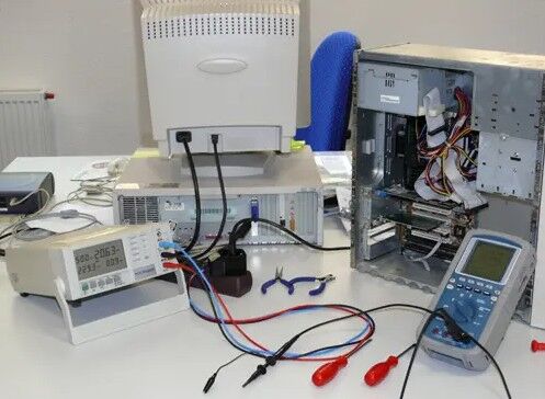 PCE Instruments PCE-PA6000 Amperometro di tipo universale con interfaccia RS 232 e software di verifica per analizzare la potenza utilizzata