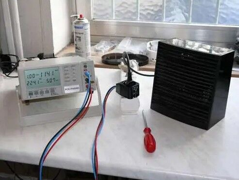 PCE Instruments PCE-PA6000 Amperometro di tipo universale con interfaccia RS 232 e software di verifica per analizzare la potenza utilizzata