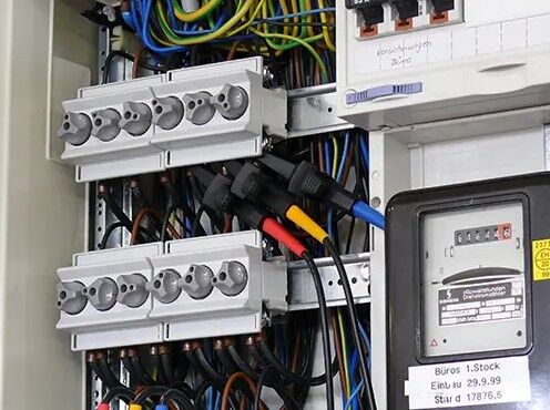 PCE Instruments PCE PCE-Pl1 Tester di rotazione per la direzioni di rotazioni delle fasi e dei motori, range di misura da 40 a 690V AC, gamma frequenza da 15 a 400 Hz