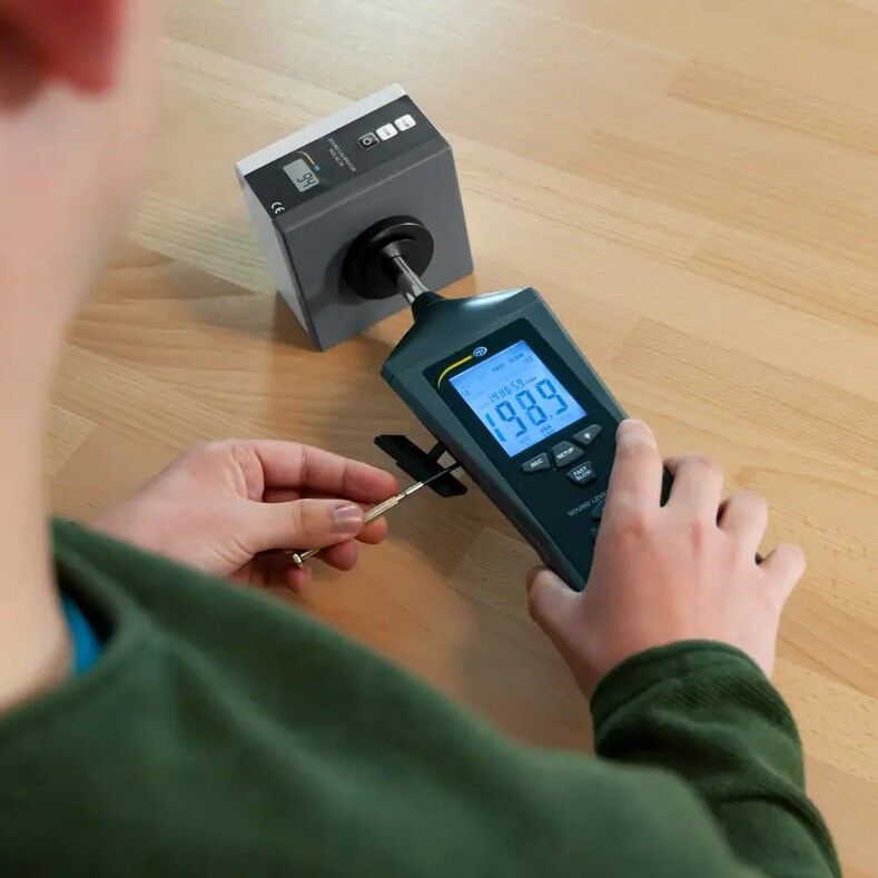PCE Instruments PCE-SC 09-ICA Calibratore acustico 1ª Classe portatile per microfoni con varie dimensioni, rapporto di taratura ISO incluso