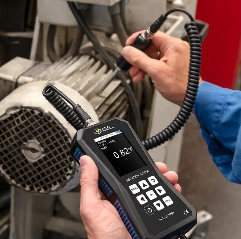 PCE Instruments PCE-VT 3750S Vibration accelerometer with ISO 10816-3 rating, HOLD function, peak, color graphical display, and rapid fault detection on plant and machinery