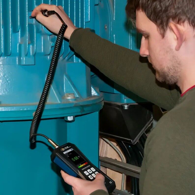 PCE Instruments PCE-VT 3800S-ICA Vibrometro con datalogger e sensore esterno, per misurare accelerazioni fino a 399.9 m/s²