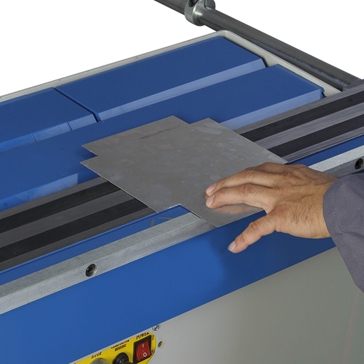 METALKRAFT 3770125 Piegatrice a grembiale manuale modello MBM 1250 con bloccaggio magnetico, larghezza massima di piegatura 1250mm