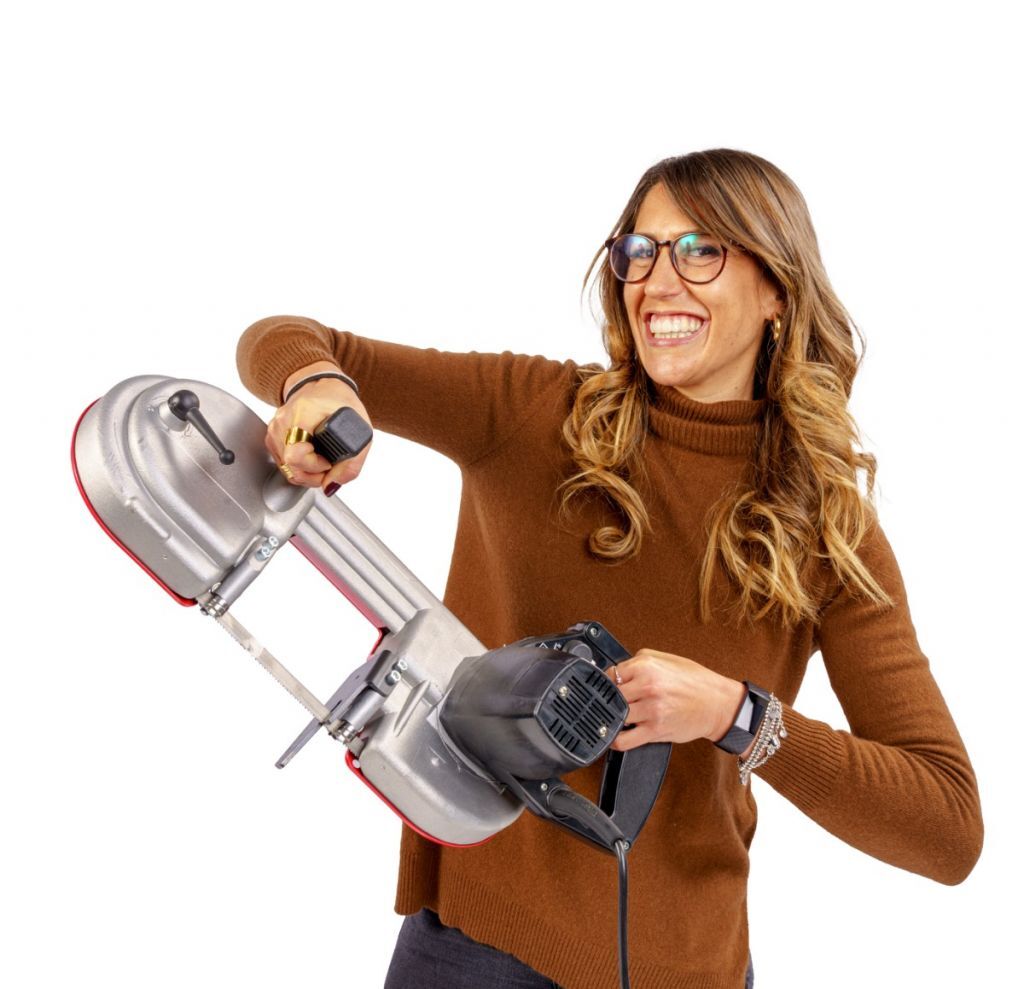 NEBES Elettromeccanica TM105MI-P Segatrice a nastro portatile senza basamento con variatore elettronico di velocità - Lama 1140x13x0,65 mm