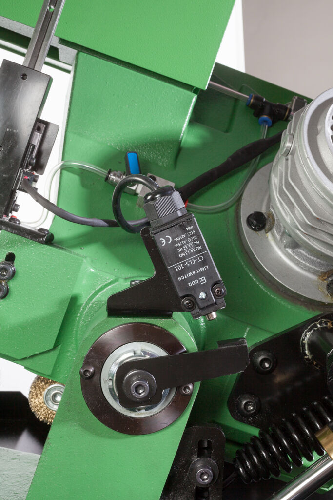 NEBES TM300 Professionell-Bandsaegemaschine mit Induktionsmotor 1200 W Drehstrom 400 V- Klinge 2965x27x0.9 mm